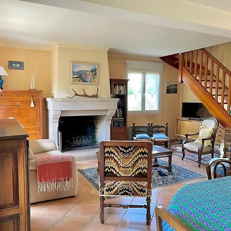 بيت للعطل Maison Agreable Et Lumineuse, Jardin Vue Nature, Aveyron