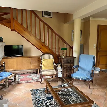 بيت للعطل Maison Agreable Et Lumineuse, Jardin Vue Nature, Aveyron