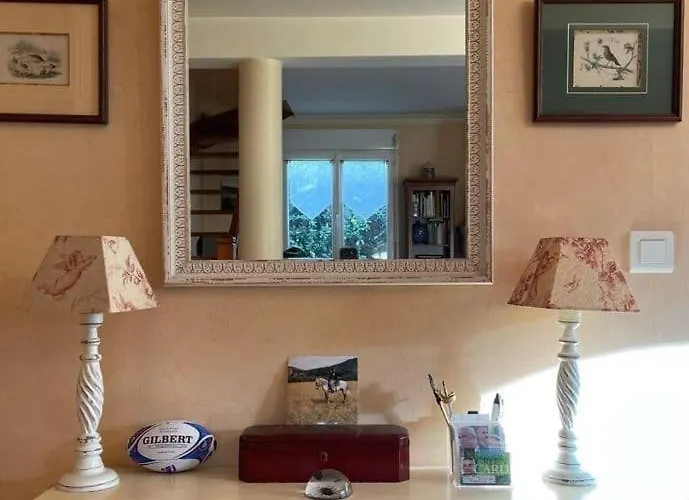 Σπίτι διακοπών Maison Agreable Et Lumineuse, Jardin Vue Nature, Aveyron *