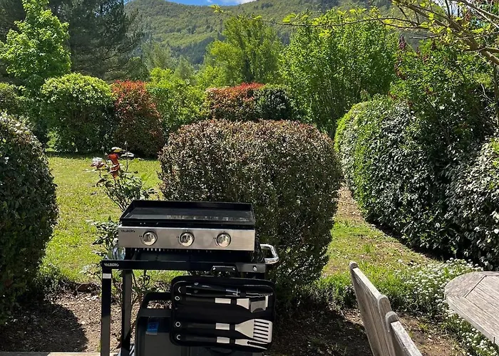 Σπίτι διακοπών Maison Agreable Et Lumineuse, Jardin Vue Nature, Aveyron *