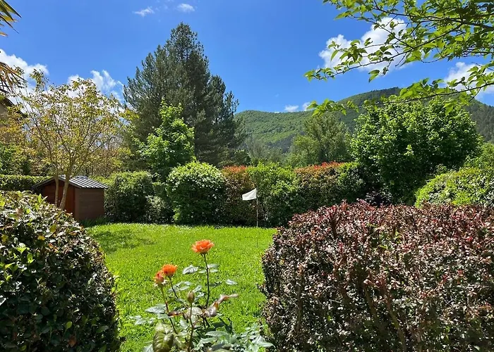 Σπίτι διακοπών Maison Agreable Et Lumineuse, Jardin Vue Nature, Aveyron *
